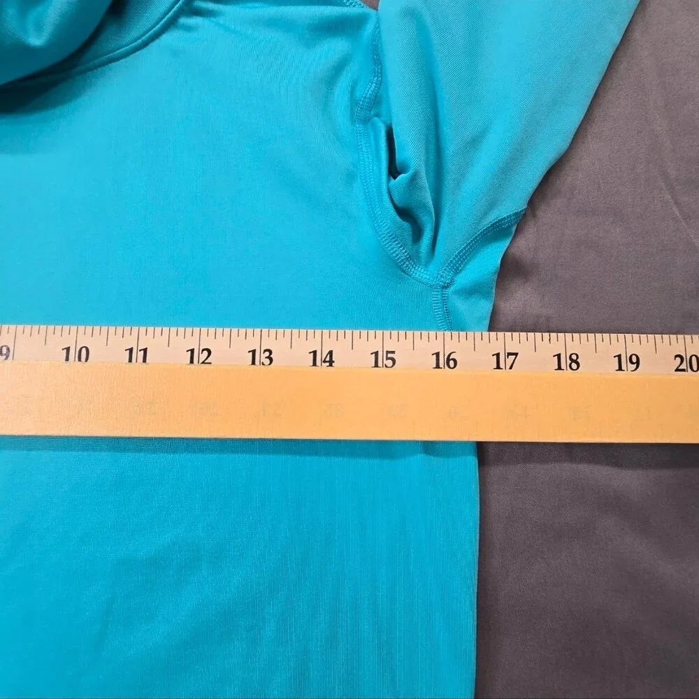 Nike PRO Women's Size M Hyperwarm High Neck Teal Training Top